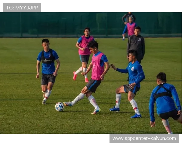 上海申飞赴迪拜开启冬训，外援拉唐直接赴驻地汇合