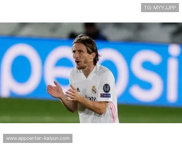 利物浦签下雷恩20岁中卫雅凯，总价最高可达7200万欧元